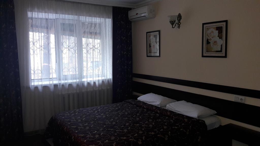 Salem On Tulebaeva Street Hotel Almaty Eksteriør bilde